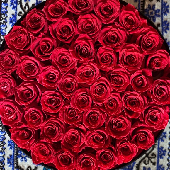 48 Forever Roses - Picture 2 of 4